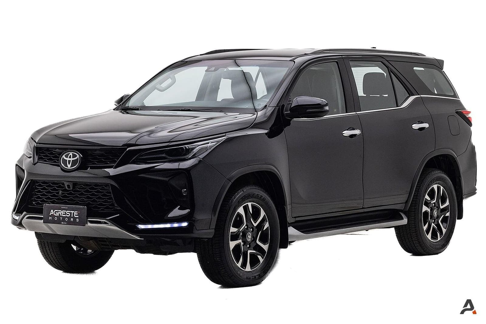 TOYOTA Hilux SW4 I/ SWSRXA4FD — foto 1 de 5