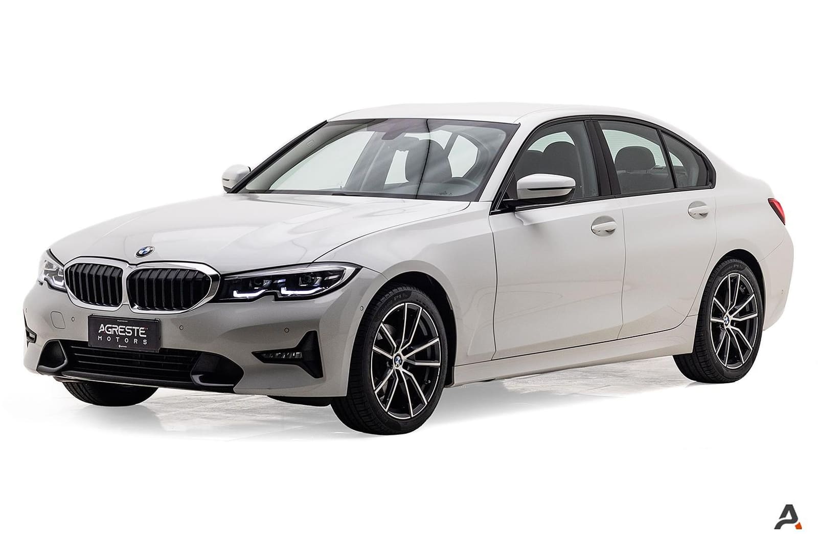 BMW 320i SPORT, Branca